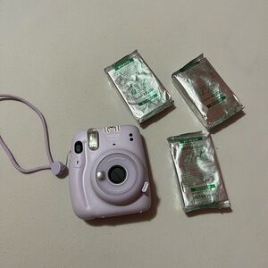 Fujifilm Instax Mini 11 Instant Film Camera in Lilac Purple